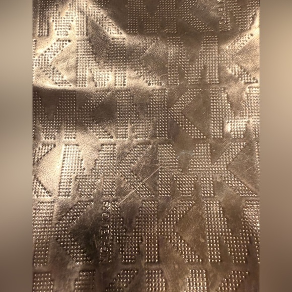 Michael Kors | monogram metallic tote bag. - Picture 8 of 16